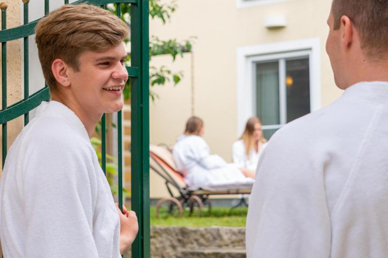Hotel Dirsch Wellness & Spa Resort Emsing Eksteriør bilde