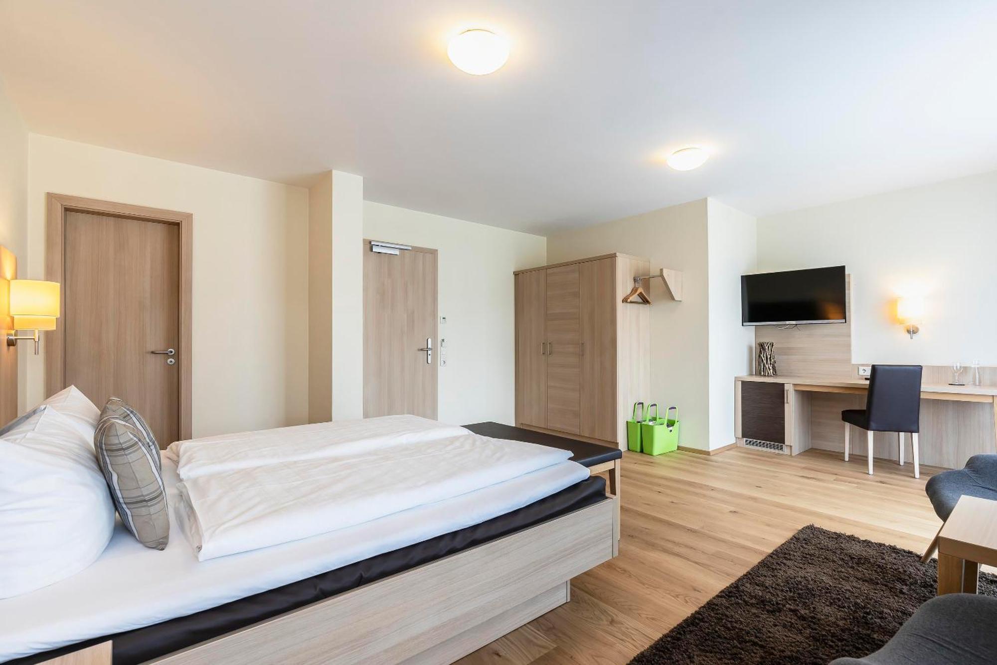 Hotel Dirsch Wellness & Spa Resort Emsing Eksteriør bilde